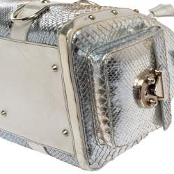 Pre Owned حقيبة ساتشل فيرساتشي سناب أوت أوف إيت جلد ثعبان فضي