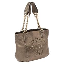 Pre Owned حقيبة هوبو فيرساتشي جلد مثقب بالشعار ميتاليك بسلسلة