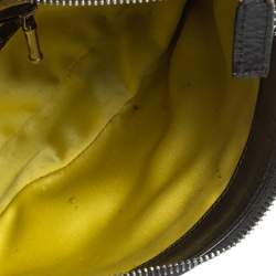 Pre Owned حقيبة فيرساتشي باغويت جلد نقشة شعار المار كة بارز أسود مرصعة صغيرة