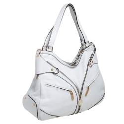مملوكة مسبقًا Versace White Pebbled Leather Biker Hobo