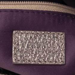 مملوكة مسبقًا حقيبة هوبو فيرساتشي جلد وكانفاس مونوغرامي ذهبي بالشعار