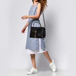 مملوكة مسبقًا حقيبة فيرساتشي التيا جلد باروكو أسود يد علوية