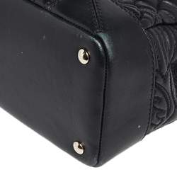 مملوكة مسبقًا حقيبة فيرساتشي التيا جلد باروكو أسود يد علوية