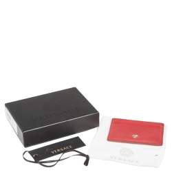 Pre Owned حافظة بطاقات فيرساتشي جلد أحمر مزين ميدوسا