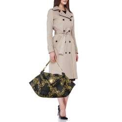 Pre Owned حقيبة هوبو فيرساتشي  جلد باروكو أسود/أصفر غرز موردة