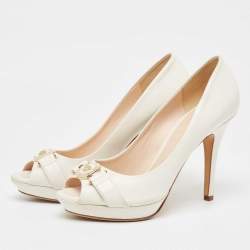Pre Owned Versace Cream Leather Medusa Peep Toe Pumps Size 40