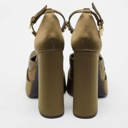مملوكة مسبقًا Versace Khaki Green Satin Crystal Embellished Aevitas Pumps Size 37