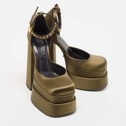 مملوكة مسبقًا Versace Khaki Green Satin Crystal Embellished Aevitas Pumps Size 37