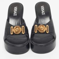 Pre Owned شبشب فيرساتشي جلد أسود ميدوسا بيغي مقاس 38