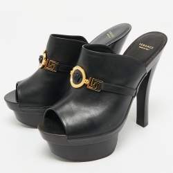 Pre Owned Versace Black Leather Medusa Insignia Slide Sandals Size 38.5