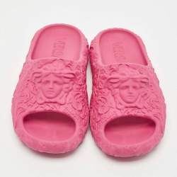 Pre Owned Versace Pink  Rubber Medusa Embossed Pool Slides Size 40