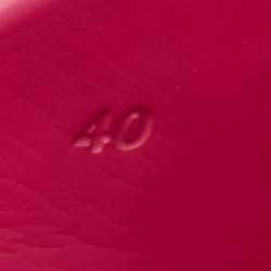 Pre Owned Versace Pink  Rubber Medusa Embossed Pool Slides Size 40