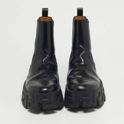 مملوكة مسبقًا Versace Greca Size 38 Black Leather Ankle Length Boots