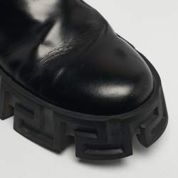 مملوكة مسبقًا Versace Greca Size 38 Black Leather Ankle Length Boots