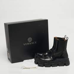 مملوكة مسبقًا Versace Greca Size 38 Black Leather Ankle Length Boots