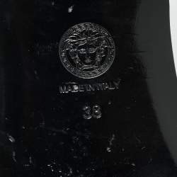 مملوكة مسبقًا Versace Medusa Size 38 Black Patent Leather Thong Flat Sandals