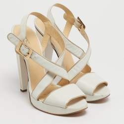 مملوكة مسبقًا صندل فيرساتشي بلاتفورم سترابي جلد أبيض مقاس 40