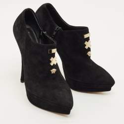 مملوكة مسبقًا بوت منصة مقدمة مدببة سويد أسود فيرساتشي ميدوسا مقاس 41