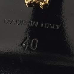 مملوكة مسبقًا Versace Medusa Size 40 Black Satin Chain  Ankle Strap Sandals