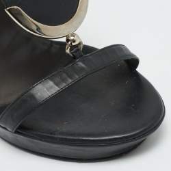 مملوكة مسبقًا صندل فيرساتشي ميدوسا حزامي جلد أسود ومعدني منصة مفتوحة من الخلف مقاس 37