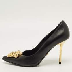 Pre Owned Versace Medusa Size 38.5 Black Leather Pumps