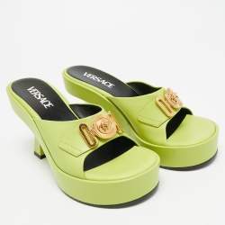 مملوكة مسبقًا Versace Biggie Size 37 Green Leather Platform Sandals