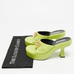 مملوكة مسبقًا Versace Biggie Size 37 Green Leather Platform Sandals