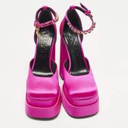 مملوكة مسبقًا Versace Aevitas Size 39 Pink Satin Double Platform Pumps