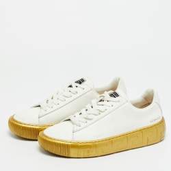 مملوكة مسبقًا حذاء رياضي فيرساتشي غريكا جلد أبيض / ذهبي برباط مقاس 39