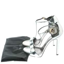 Versace Metallic Silver Patent Leather Flower Detail T Strap Sandals Size 40