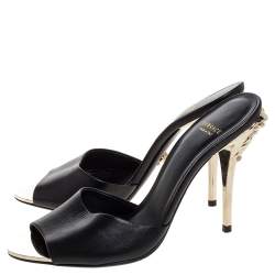 Pre Owned صندل سلايد فيرساتشي كعب مادوسا جلد أسود مقاس 37