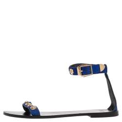Pre Owned صندل فيرساتشي فلات سير كاحل مرصع مادوسا سويدي أسود / أزرق مقاس 39