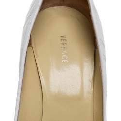 مملوكة مسبقًا Versace White Leather Pointed Toe Pumps Size 38