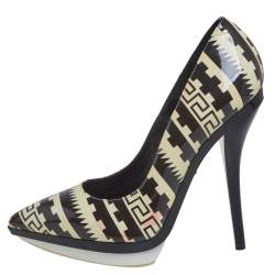 Pre Owned Versace Off White/Light Black Patent Leather Pointed Toe Pumps Size 39