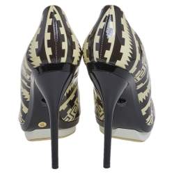Pre Owned Versace Off White/Light Black Patent Leather Pointed Toe Pumps Size 39
