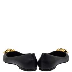 Pre Owned حذاء باليرينا فلات فيرساتشي ميدوسا جلد أسود مقدمة مدببة مقاس 38