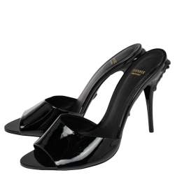 مملوكة مسبقًا Versace Black Patent Leather Medusa Heel Slide Sandals Size 40 