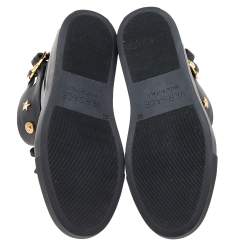 مملوكة مسبقًا حذاء رياضي فيرساتشي ميدوسا جلد أسود بإبزيم عنق مرتفع مقاس 37