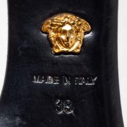 Pre Owned حذاء كعب عالي فيرساتشي ميدوسا جلد أبيض مقدمة مدببة مقاس 39