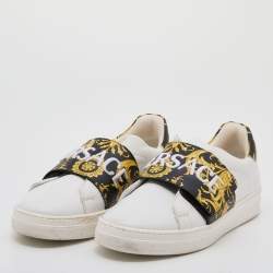 مملوكة مسبقًا Versace White Leather Baroque Printed Logo Low Top Sneakers Size 39