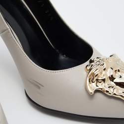 Pre Owned Versace Grey Leather Medusa Pointed Toe Pumps Size 36.5