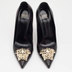 مملوكة مسبقًا Versace Black Leather Medusa Embellished Pointed Toe Pumps Size 38