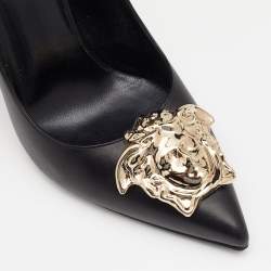 مملوكة مسبقًا Versace Black Leather Medusa Embellished Pointed Toe Pumps Size 38