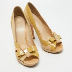 Versace Beige/Yellow Raffia And Patent Leather Peep Toe Pumps Size 39