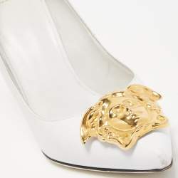 Pre Owned Versace White Leather Medusa Pointed Toe Pumps Size 37