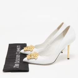 Pre Owned Versace White Leather Medusa Pointed Toe Pumps Size 37