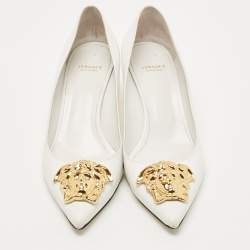 Pre Owned Versace White Leather Medusa Pointed Toe Pumps Size 39