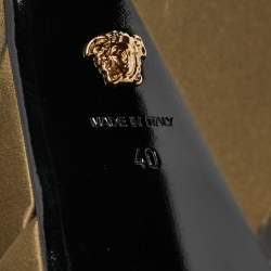 مملوكة مسبقًا Versace Olive Green Satin D'Orsay Crystal Embellished Platform Block Heel Ankle Strap Pumps Size 40