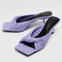 مملوكة مسبقًا Versace Lavender Pleated Leather Plisse Slide Sandals Size 39