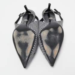 مملوكة مسبقًا Versace Black/White Houndstooth Fabric Palazzo Medusa Slingback Pumps Size 37